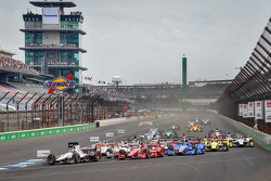 Race start, Will Power, Team Penske Chevrolet leads
