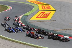 Romain Grosjean, Lotus F1 E23 en el inicio de la carrera