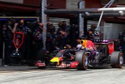 Daniel Ricciardo, Red Bull Racing durante una parada en los pits