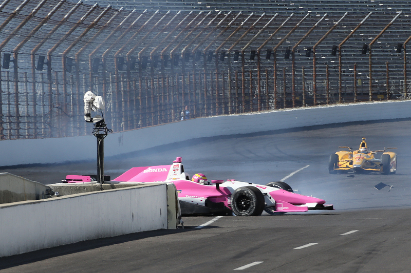 Pippa Mann, Dale Coyne Racing, Honda, mit heftigem Unfall