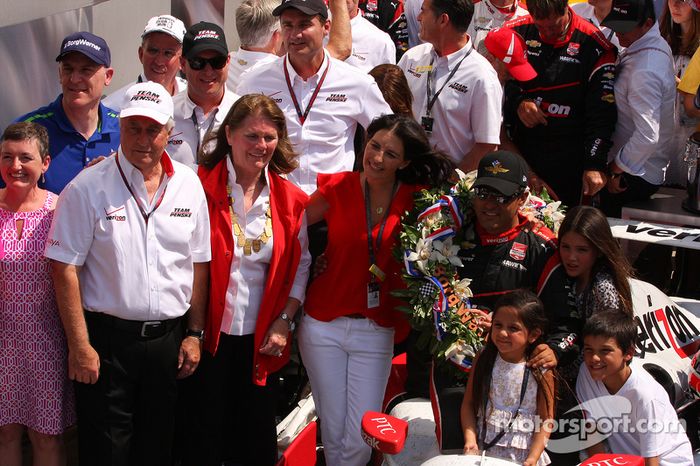 El ganador de la carrera, Juan Pablo Montoya, Team Penske Chevrolet