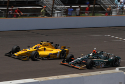 Оріол Сервія, Rahal Letterman Lanigan Racing Honda та Ед Карпентер, CFH Racing Chevrolet crash