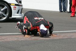 El ganador de la carrera, Juan Pablo Montoya, Team Penske Chevrolet celebra