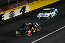 Jeff Gordon, Hendrick Motorsports Chevrolet e Casey Mears, Germain Racing Chevrolet