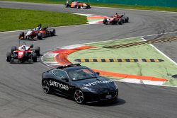 Felix Rosenqvist, Prema Powerteam Dallara Mercedes-Benz y Santino Ferrucci, Mücke MotorsportDallara 