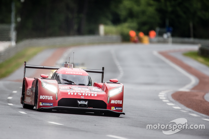 #23 Nissan Motorsports, Nissan GT-R LM NISMO: Olivier Pla, Jann Mardenborough, Max Chilton