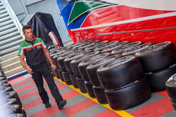 Шины Michelin в расположении команды AF Corse Ferrari