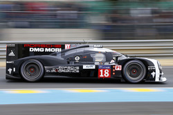 #18 Porsche Team Porsche 919 Hybrid: Romain Dumas, Neel Jani, Marc Lieb