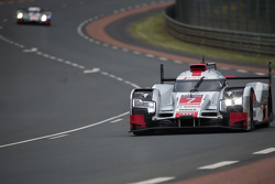 #7 Audi Sport Team Joest Audi R18 e-tron quattro: Marcel Fässler, Andre Lotterer, Benoit Tréluyer
