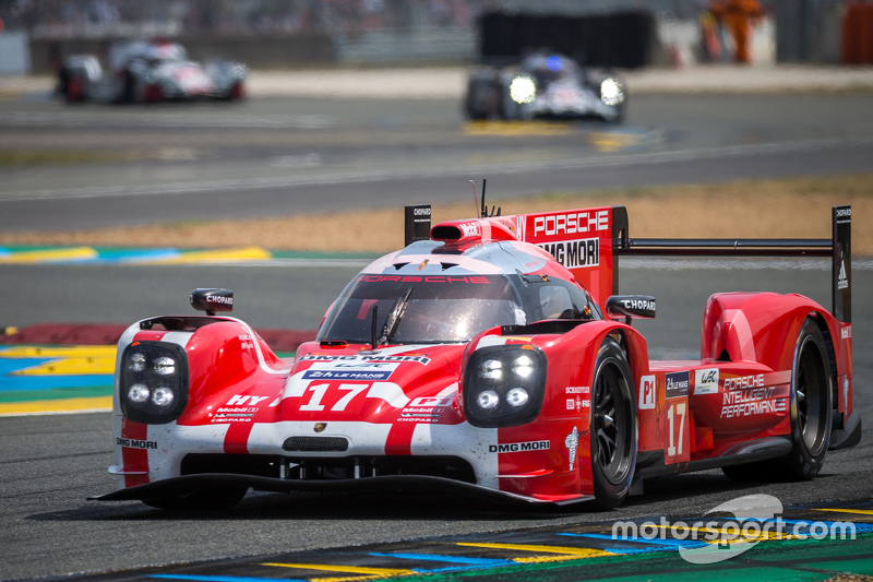 #17 Porsche Team Porsche 919 Hybrid: Timo Bernhard, Mark Webber, Brendon Hartley