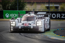#19 Porsche Team Porsche 919 Hybrid: Nico Hulkenberg, Nick Tandy, Earl Bamber