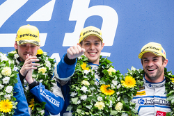 LMP2 podio:vincitori di categoria #47 KCMG ORECA 05: Matthew Howson, Richard Bradley, Nicolas Lapier