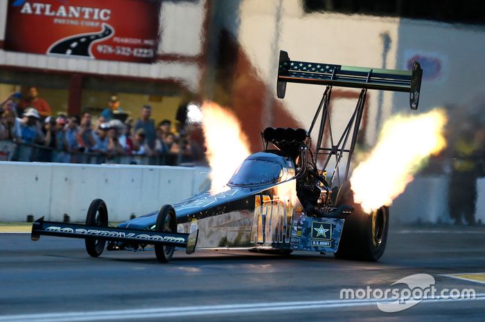 Um dragster consegue chegar a 539 km/h.