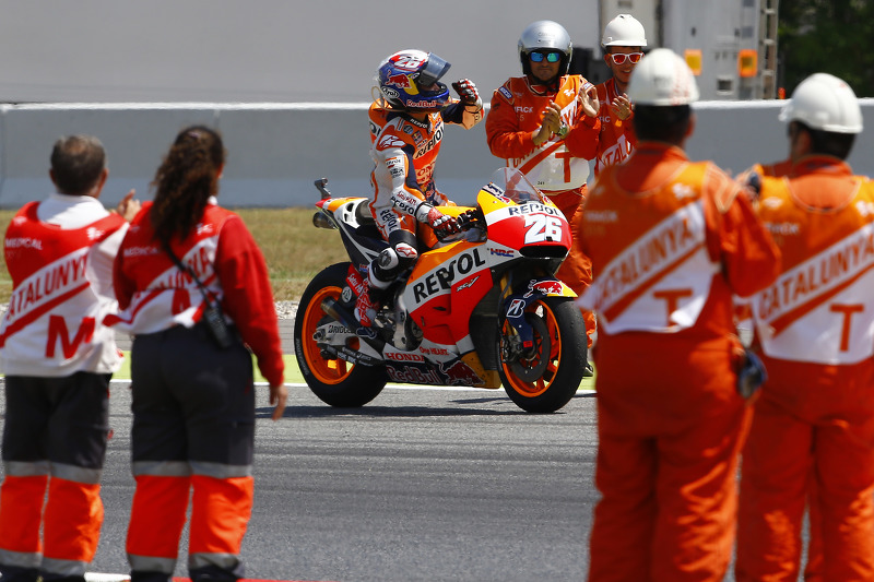 Педроса стал одним из самых успешных гонщиков MotoGP, несмотря на маленький рост и небольшой вес – и того и другого, теоретически, не хватает, чтобы эффективно работать с тяжелым прототипом старшего класса и резиной (рост Педросы 158 см, вес – до 55 кг)