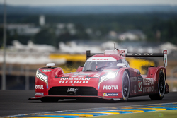 #22 Nissan Motorsports, Nissan GT-R LM NISMO: Harry Tincknell, Alex Buncombe, Michael Krumm