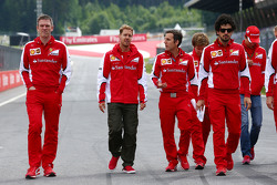 Sebastian Vettel, Ferrari anda pelo circuito