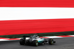 Льюис Хэмилтон, Mercedes AMG F1 W06