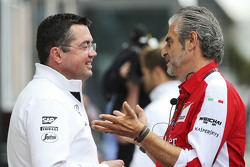 Eric Boullier, directeur de la compétition chez McLaren avec Maurizio Arrivabene, Ferrari, Team Principal