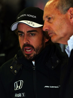 Фернандо Алонсо, McLaren и Рон Деннис, владелец команды McLaren