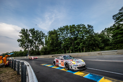 #67 Team AAI Porsche 911 GT3-RSR: Alex Kapadia, Xavier Maassen, Jun-San Chen
