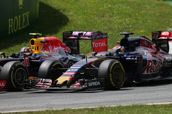 Daniil Kvyat, Red Bull Racing RB11 e Max Verstappen, Scuderia Toro Rosso STR10 batalham por posição