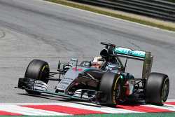Льюис Хэмилтон, Mercedes AMG F1 W06