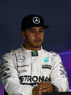 Lewis Hamilton, Mercedes AMG F1 en la conferencia de prensa de la FIA