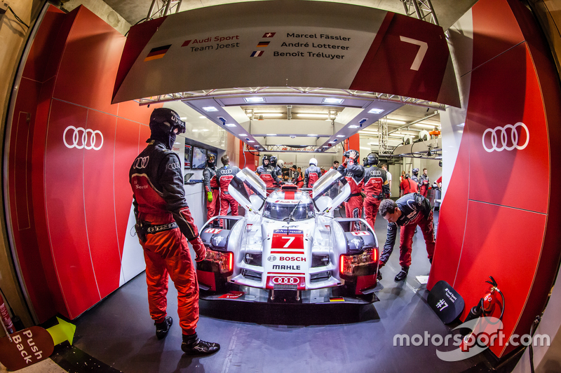 #7 Audi Sport Team Joest Audi R18 e-tron quattro: Marcel Fässler, Andre Lotterer, Benoit Tréluyer