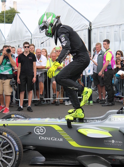 Nelson Piquet Jr., China Racing