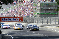 Старт: Бруно Спенглер, BMW Team MTEK BMW M4 DTM лидирует