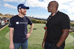 Dale Earnhardt Jr., Hendrick Motorsports Chevrolet com o jogador de beisebol Barry Bonds
