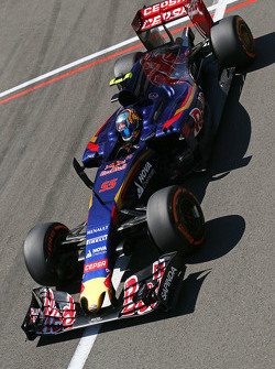 Карлос Сайнс мл., Scuderia Toro Rosso STR10