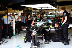 La Mercedes AMG F1 W06 de Nico Rosberg, Mercedes AMG F1 dans les stands