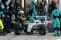 Льюис Хэмилтон, Mercedes AMG F1 Team во время пит-стопа