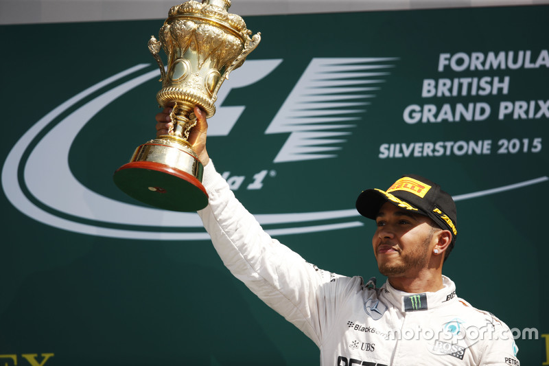 Race winner Lewis Hamilton, Mercedes AMG F1 celebrates on the podium