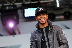 Lewis Hamilton, Mercedes AMG F1 en el concierto después de la carrera