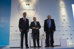 (Izq a Der) Carlos Slim Domit senador FIA, Jean Todt presidente de la FIA y José Abed vicepresidente