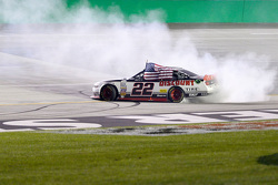 Ganador de la carrera Brad Keselowski, Team Penske Ford