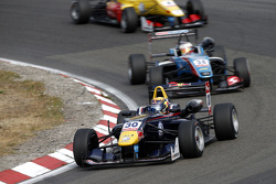Callum Ilott, Carlin Dallara Volkswagen et Raoul Hyman, Team West-Tec F3 Dallara Mercedes-Benz