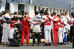 Pilotos durante minuto de silêncio em memória de Jules Bianchi