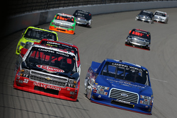 Austin Dillon, GMS Racing Chevrolet y Ryan Blaney, Brad Keselowski Racing Ford