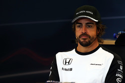 Fernando Alonso, McLaren, lors de la conférence de presse FIA