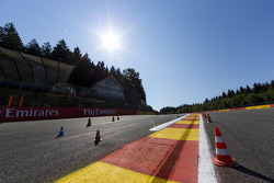 Bordillos en la parte superior de Eau Rouge