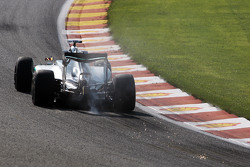 Lewis Hamilton, Mercedes AMG F1 W06 sends sparks flying