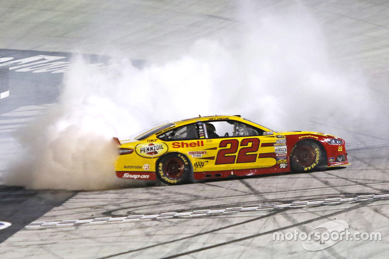 Juara balapan Joey Logano, Team Penske Ford