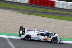 #17 Porsche Team Porsche 919 Hybrid: Timo Bernhard, Mark Webber, Brendon Hartley