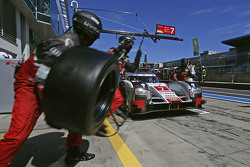 #7 Audi Sport Team Joest Audi R18 e-tron quattro: Marcel Fässler, Andre Lotterer, Benoit Tréluyer