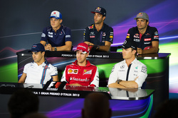 Marcus Ericsson, Sauber F1 Team, Daniel Ricciardo, Red Bull Racing, Carlos Sainz, Scuderia Toro Rosso, Felipe Massa, Williams, Sebastian Vettel, Ferrari, et Nico Rosberg, Mercedes AMG F1