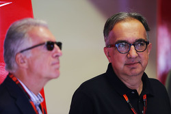 Piero Ferrari, vicepresidente de Ferrari con Sergio Marchionne,