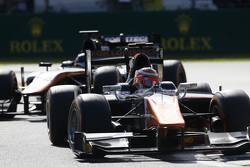 Johnny Cecotto, Trident devant Simon Trummer, Hilmer Motorsport